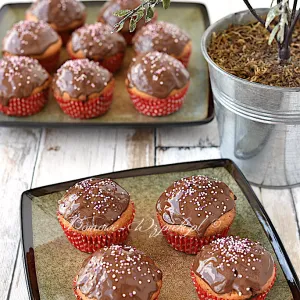 Pudding Muffins with Chocolate