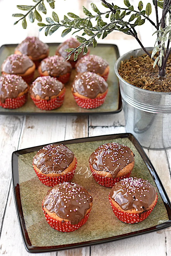 Pudding Muffins with Chocolate