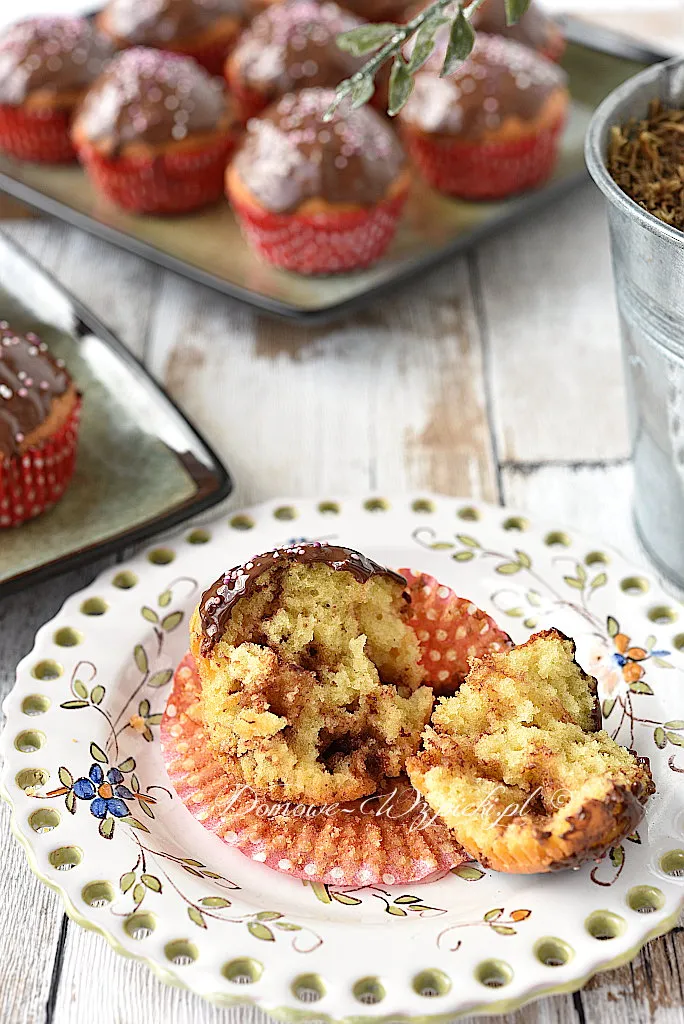 Pudding Muffins with Chocolate