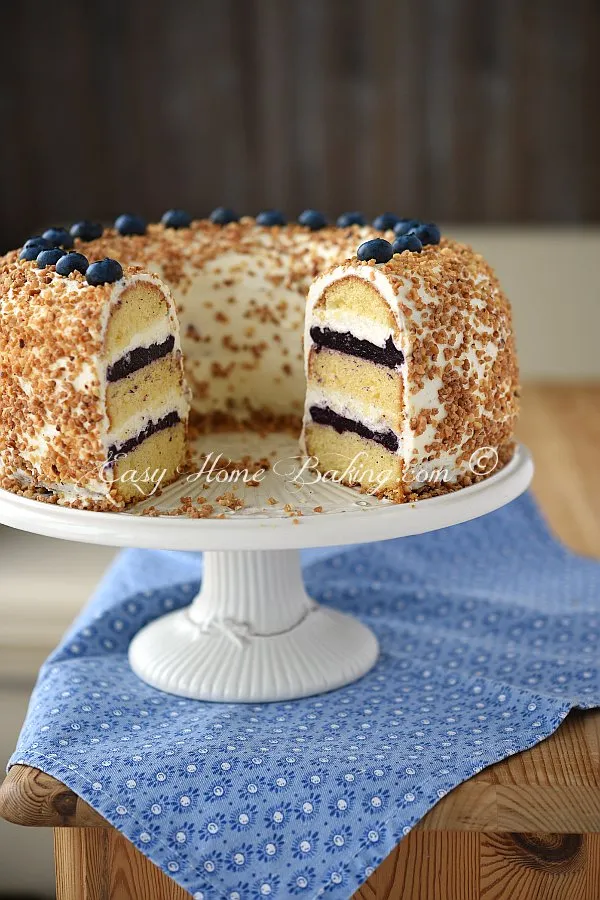 Frankfurt Wreath with Berries and Mascarpone Frosting